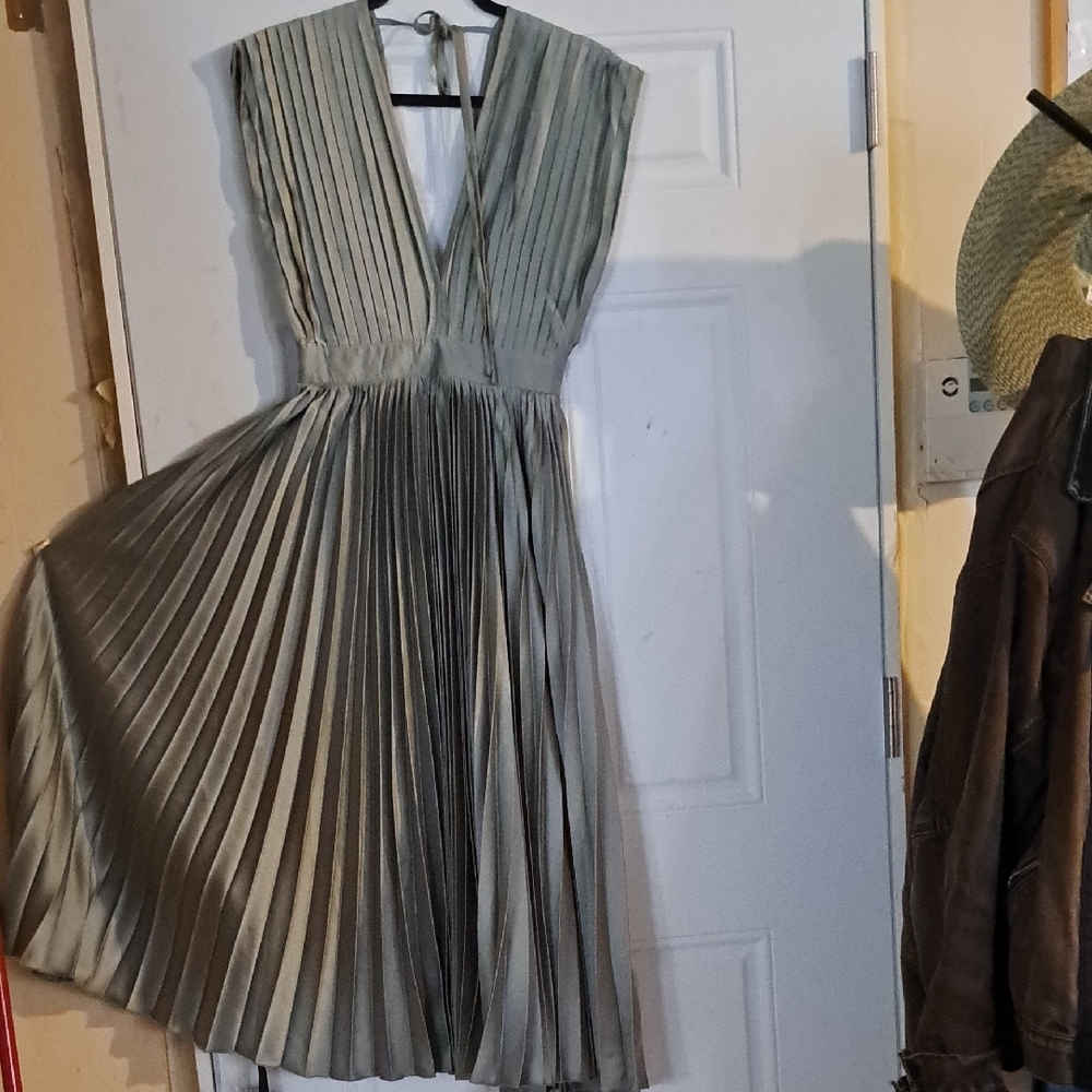 Chic Pleated Maxi Dress in Silver - Picture 3 of 11